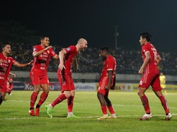 Klasemen Liga 1: Persija Gagal Pepet PSM Usai Main Imbang Lawan Persik