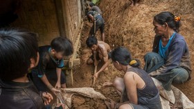 FOTO: Banjir dan Longsor Merambah Perkampungan Suku Baduy