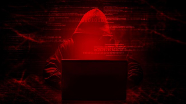 Di antara sekian jenis hacker, black hat hacker alias aktor jahat diduga jadi yang terbanyak imbas hasil survei terbaru.
