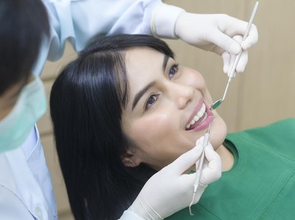 Cara Membersihkan Karang Gigi dengan BPJS, Gratis Lho Bun!