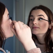 Rahasia Makeup Mata Antiluntur, Praktis dan Tahan Hingga 12 Jam! Kamu Sudah Cobain?