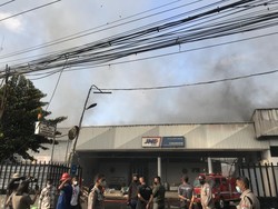 Gudang JNE di Pekapuran Depok Kebakaran!
