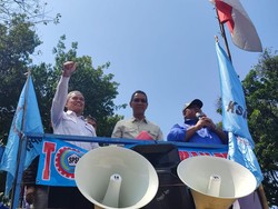 Temui Massa Demo BBM, Kasetpres: Tuntutan Buruh Bakal Dibahas Besok