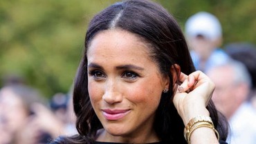 img-title Momen Pelayat Tolak Salami Meghan Markle Saat Hadir di Kastil Windsor