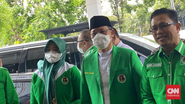 Plt Ketum Partai Persatuan Pembangunan (PPP) Muhammad Mardiono mendatangi Komisi Pemilihan Umum (KPU) hari ini, Senin (12/9).