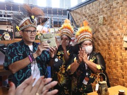Sandiaga Uno Puji Produk UMKM Asal Merauke di Ambon