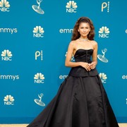 10 Selebriti Paling Stylish di Red Carpet Emmy Awards 2022! Ada Zendaya dan Jung Ho Yeon