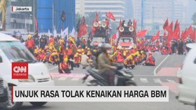 VIDEO: Unjuk Rasa Buruh dan Mahasiswa Tolak Kenaikan Harga BBM