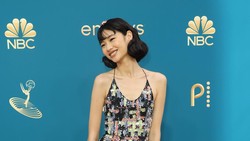 Gaun Jung Ho Yeon di Emmy Awards 2022 Dibuat Selama 600 Jam!