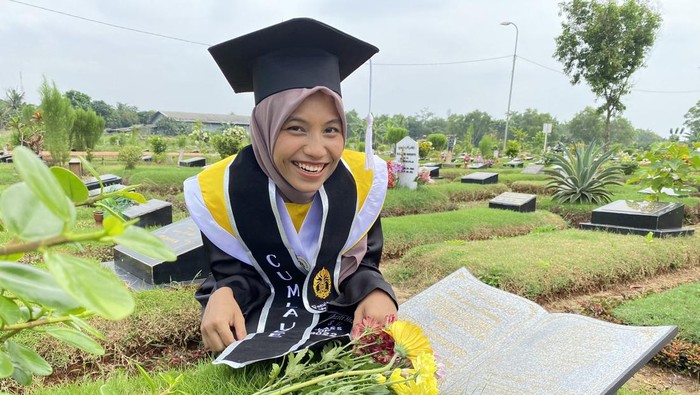 Dhila Mahasiswa UI