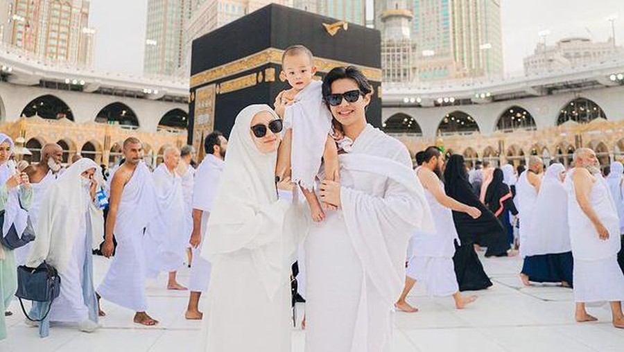 Dinda Hauw dan Rey Mbayang