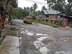 Jalan Poros di Enrekang Rusak Parah, Pemkab Soroti Balai Jalan Nasional