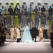 Hebohnya Fashion Show Fendi di New York Fashion Week! Kolaborasi dengan Marc Jacobs hingga Kehadiran Song Hye Kyo