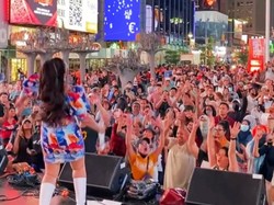 Membanggakan! Pedangdut Banyuwangi Sukses Goyang Times Square New York