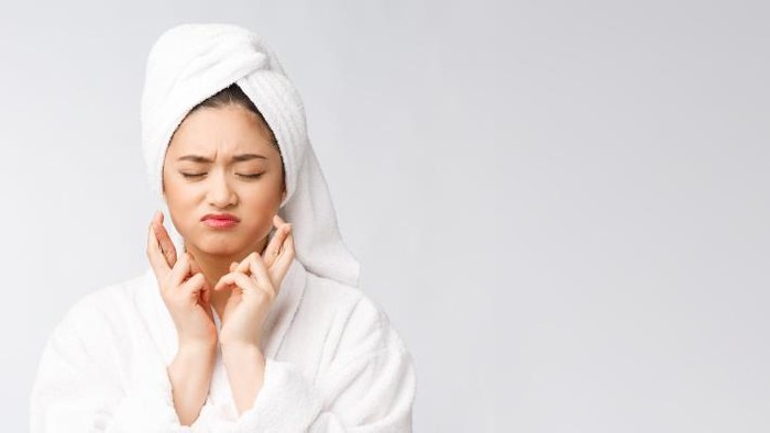 3 Kebiasaan Mudah yang Bikin Wajah Terhindar dari Jerawat, Beauties Wajib Coba!