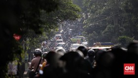 FOTO: Terjebak Macet Horor di Pamulang Tangsel