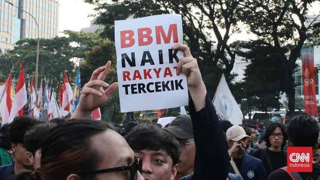 Gelombang demo BBM dilakukan mahasiswa dan sejumlah kalangan dari buruh hingga ojol di Indonesia sejak dinaikkan Jokowi pada Sabtu siang, 3 September 2022.