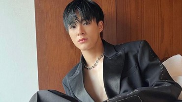 img-title Pamer Abs, Jeno NCT di New York Fashion Week 2022 Bikin Fans Dugeun-dugeun