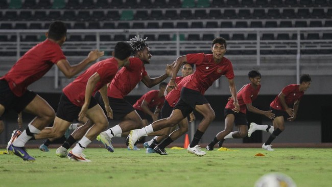 Jelang Indonesia vs Timor Leste pada Kualifikasi Piala Asia U-20 2023, Shin Tae Yong hanya membawa satu bek kiri untuk skuad Timnas Indonesia U-20.