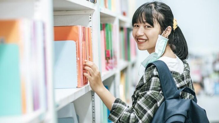 14 September Diperingati Hari Kunjung Perpustakaan, Ini 4 Manfaat Menakjubkan Kalau Kamu Rutin ke Sana!