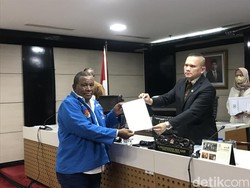 Effendi Simbolon Dilaporkan ke MKD!