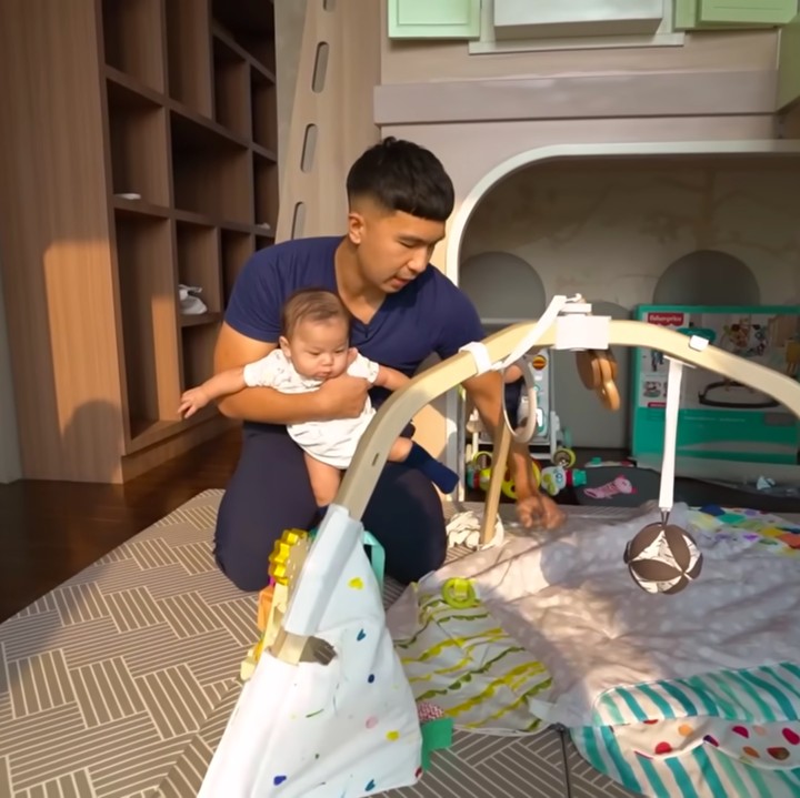 <p>Bunda, kita doakan semoga Baby Issa tumbuh menjadi anak yang berbakti kepada kedua orang tuanya, ya! (Foto: YouTube Nikita Willy Official)</p>
