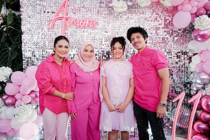 Potret Ulang Tahun Amora Lemos