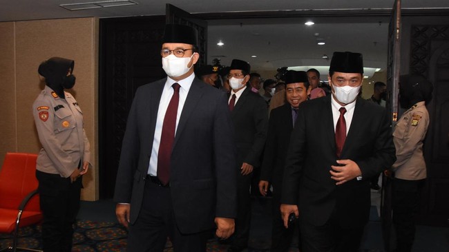 Gubernur DKI Anies Baswedan meminta para pengelola dan pedagang bisa memastikan agar pasar bisa menjadi tempat yang nyaman bagi siapa saja.
