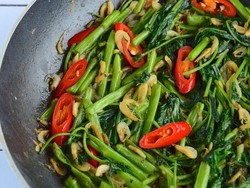 Resep Tumis Kangkung Rebon yang Pedas Segar Untuk Lauk Makan Siang