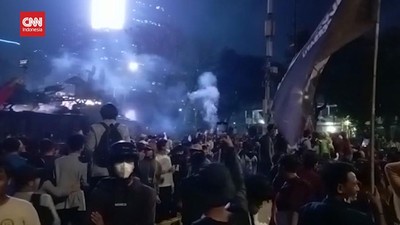 VIDEO: Mahasiswa Sempat Berlarian, Massa Demo Tolak BBM Bubarkan Diri