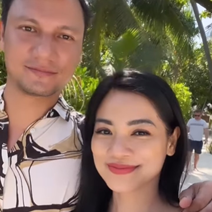 <p>Kebahagiaan tak pernah pudar dari wajah Titi Kamal dan Christian Sugiono belakangan ini. Mereka tengah menikmati momen liburan di luar negeri. (Foto: Instagram @titi_kamall)</p>