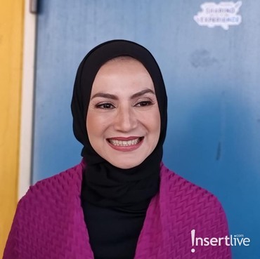 Berpenampilan Tertutup & Pakai Hijab, Wanda Hamidah: Saya Sedang Belajar
