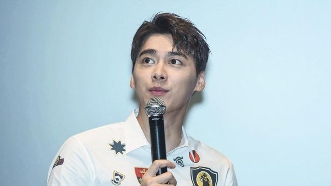 Aktor China Li Yifeng ditangkap polisi atas dugaan kasus prostitusi pada akhir pekan lalu. Sang aktor kini disebut telah ditahan.