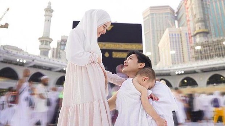 Dinda Hauw hamil anak kedua