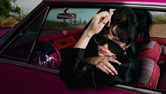 Billie Eilish Tampil di Kampanye Gucci Eyewear Terbaru, Gayanya Klasik Banget!