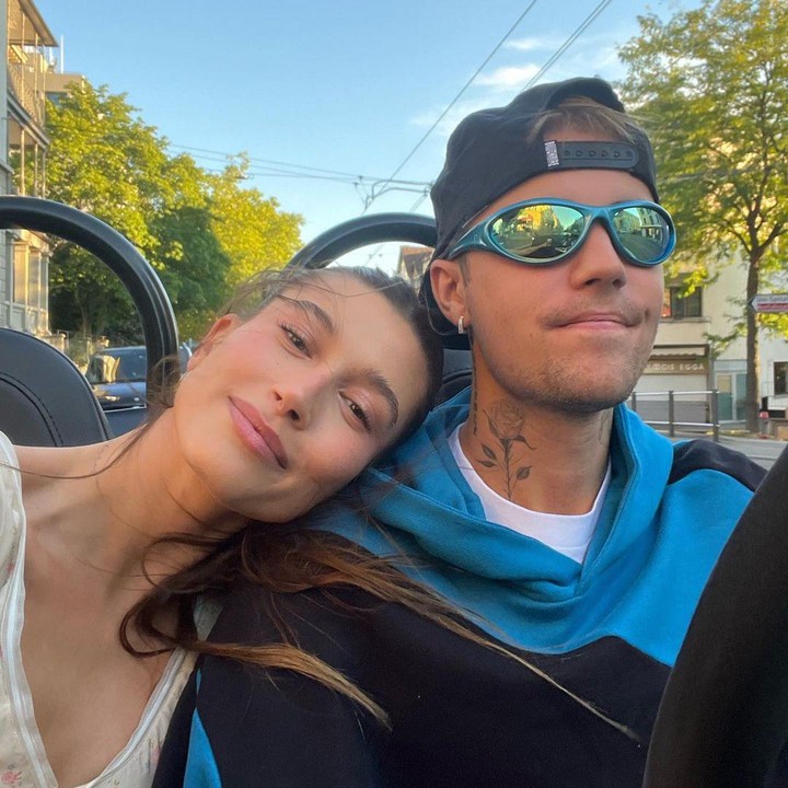 <p><em>"Happy anniversary to my best friend and wifey @haileybieber .. thanks for making me better in every way,"</em> tulis Justin Bieber dalam unggahan foto di Instagram. (Foto: Instagram @haileybieber)</p>