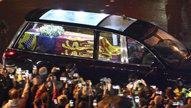 Rangkaian Jadwal dan Prosesi Pemakaman Kenegaraan Ratu Elizabeth Besok