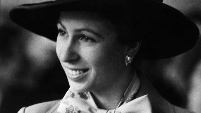 Kisah Putri Anne, Cetak Sejarah Jadi Perempuan Pertama yang 'Lindungi' Peti Mati Ratu Elizabeth II