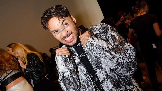 Refal Hady Ngobrol sama Kucing saking Kesepiannya