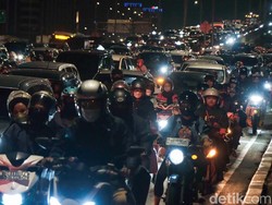 Jakarta Diguyur Hujan, Lalin TB Simatupang Jaksel Macet Malam Ini