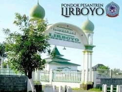 Pondok Pesantren Lirboyo: Lokasi, Sejarah dan Sosok Pendirinya