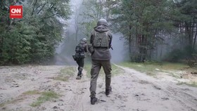 VIDEO: Ukraina Gelar Latihan Militer di Perbatasan Belarusia