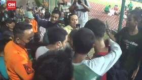 VIDEO: Pemain Timnas U-20 Jadi Incaran Fans Untuk Foto Bareng