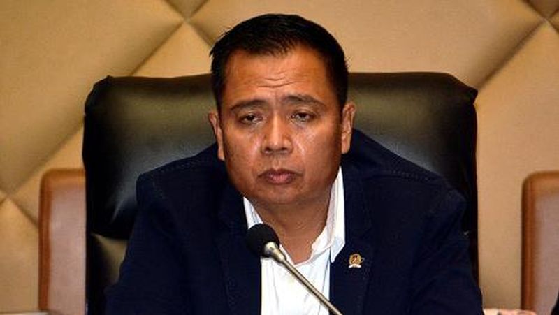 Ketua Komisi V DPR Lasarus, mendesak Pemerintah melalui Direktorat Jenderal (Dirjen) Perkeretaapian Kementerian Perhubungan (Kemenhub)