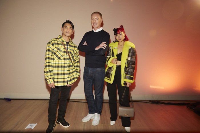 Afgan danIsyana juga berkesempatan bertemu Stuart Vevers selaku creative director Coach. Foto: Coach