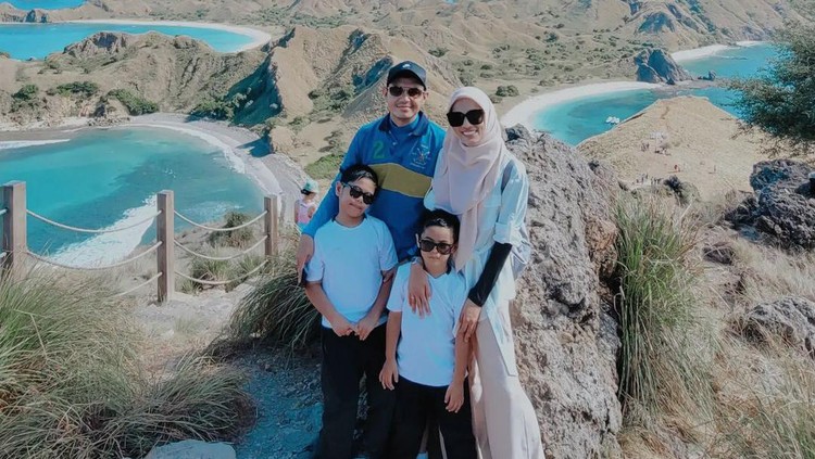 Alyssa Soebandono Atasi Kekecewaan Anak Usai Kalah Lomba Alyssa Soebandono Atasi Kekecewaan Anak Usai Kalah Lomba