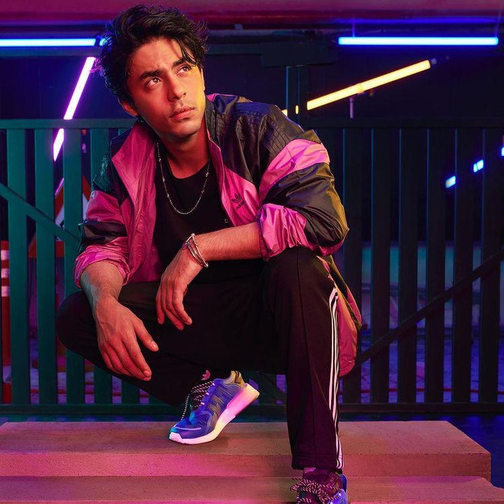 <p>Unggahan Aryan ini juga turut dikomentari sang ayah lho. Shah Rukh Khan memuji penampilan putra pertamanya itu. (Foto: Instagram @___aryan___)</p>