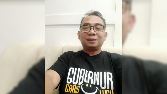 Pegiat media sosial Eko Kuntadhi mengatakan datang ke Ponpes Lirboyo, Kediri, untuk meminta maaf secara langsung kepada Ustazah Imaz Fatimatuz alias Ning Imaz.