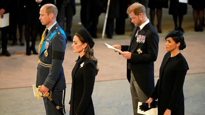 3 Aturan Berbusana yang Wajib Dipatuhi Saat Upacara Pemakaman Ratu Elizabeth II