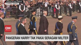 VIDEO: Pangeran Harry Tak Pakai Seragam Militer